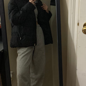 Meet your Posher, Vivian